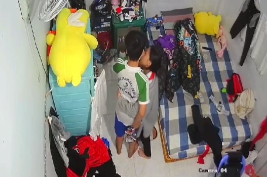 lồn không lông sex Lén lút với quản lý ngay bên cạnh Chồng yêu trong một kỳ nghỉ